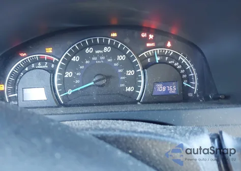 2014 Toyota Camry Xle z USA, uszkodzony, nr VIN 4T1BF1FK2EU735452